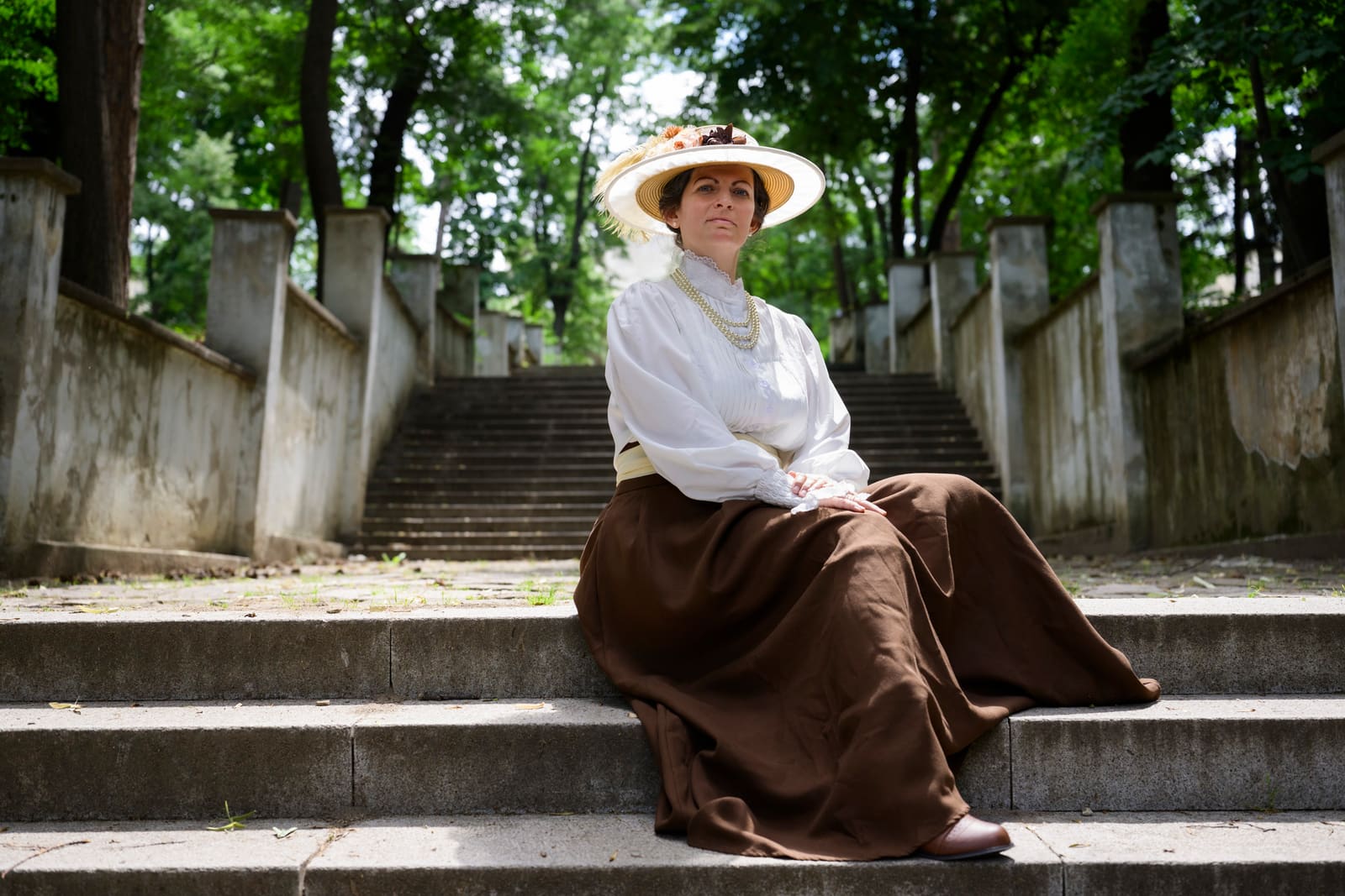 The guide on the park steps